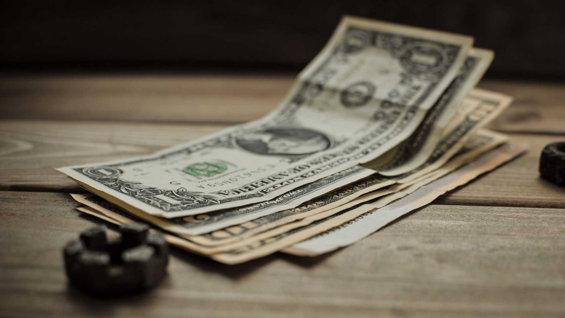 close-up photo of US dollar bills