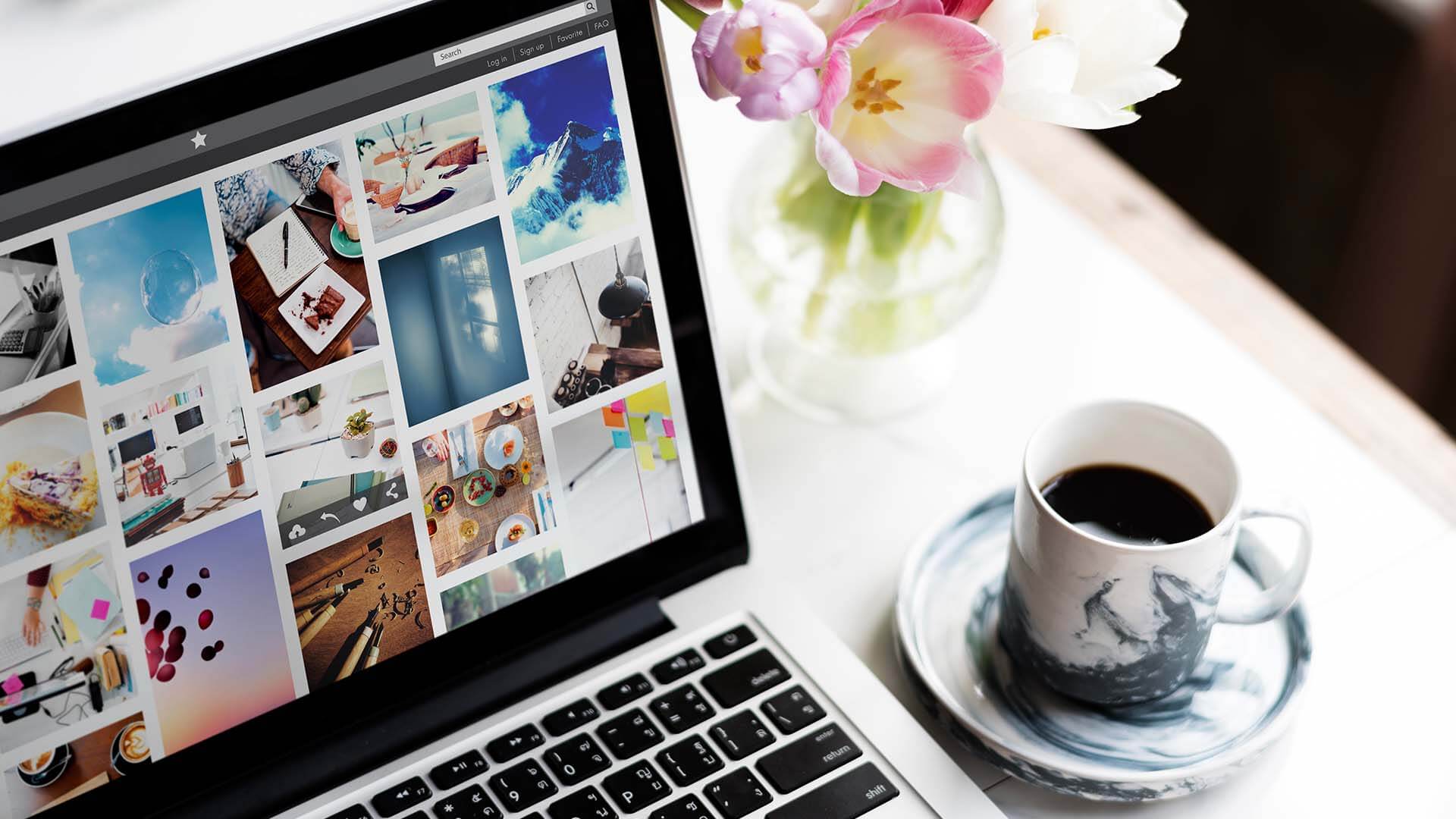 laptop-notebook-showing-photo-gallery-screen