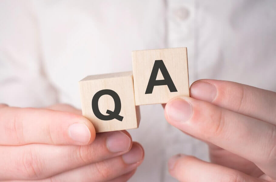 Q and A wooden blocks
